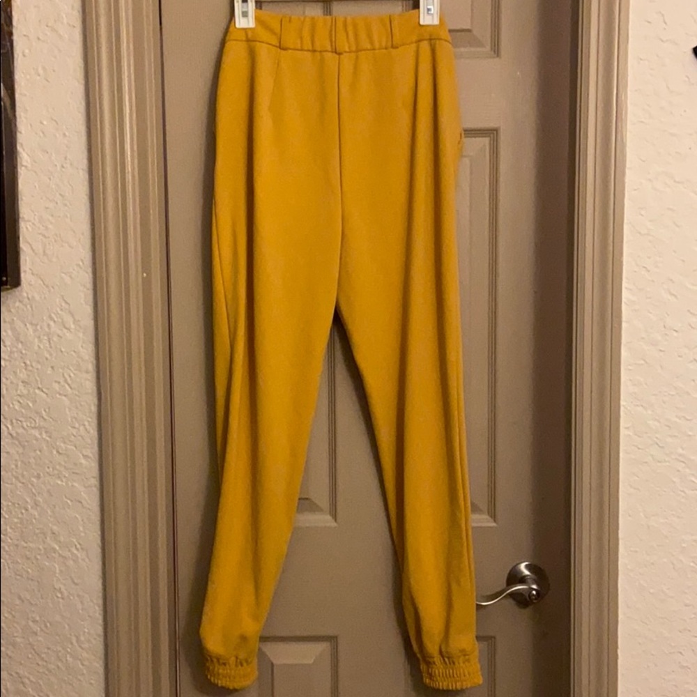 Pants - Picture 5 of 6